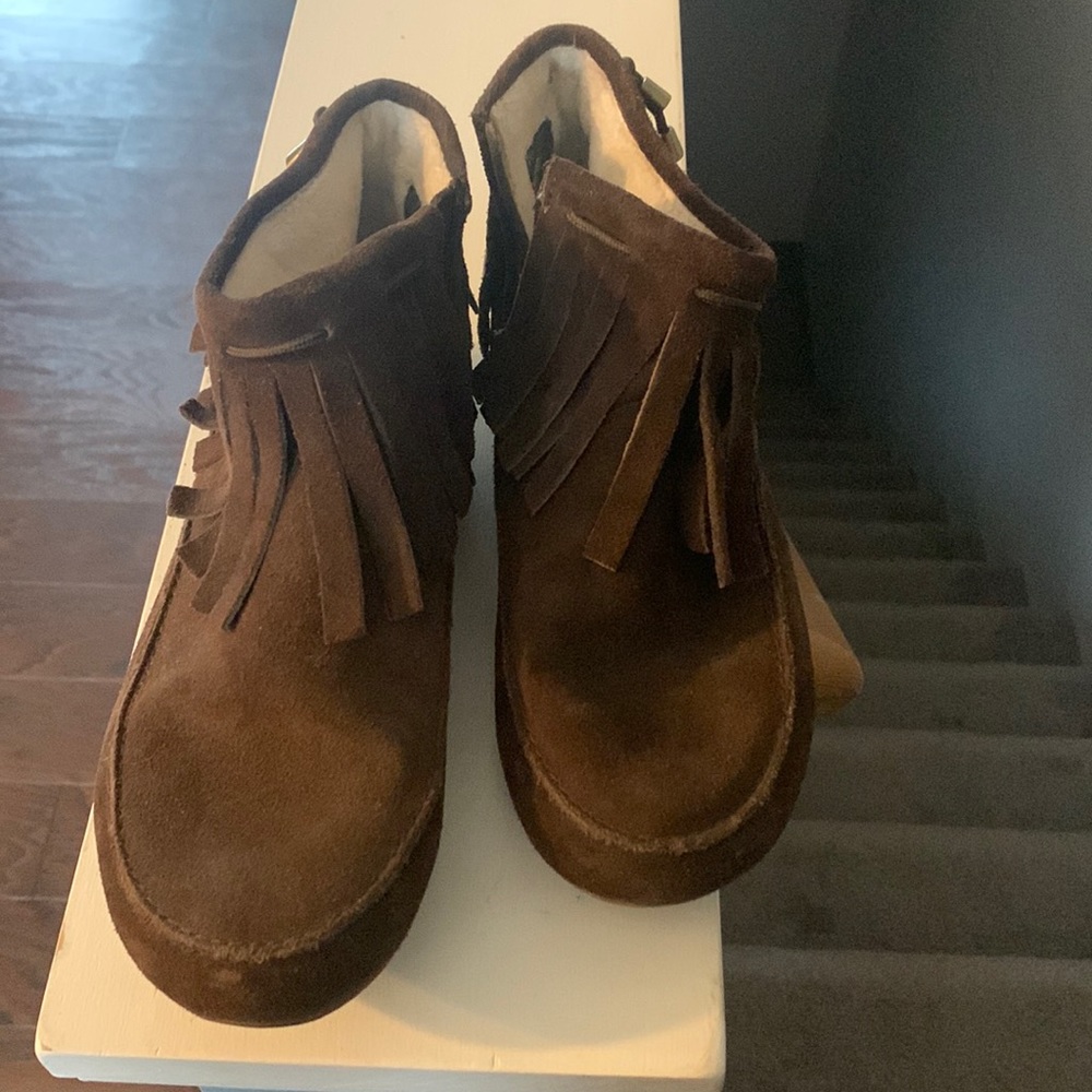 Dark brown fringe boots